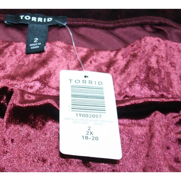 Torrid Women's Crushed Velvet Mini Skirt Maroon Plus Size 18-20 Pockets NWT - Picture 3 of 6